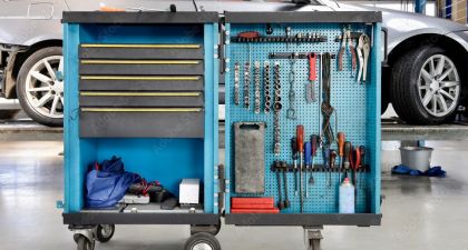 Wózek narzędziowy – niezbędny w każdym warsztacie